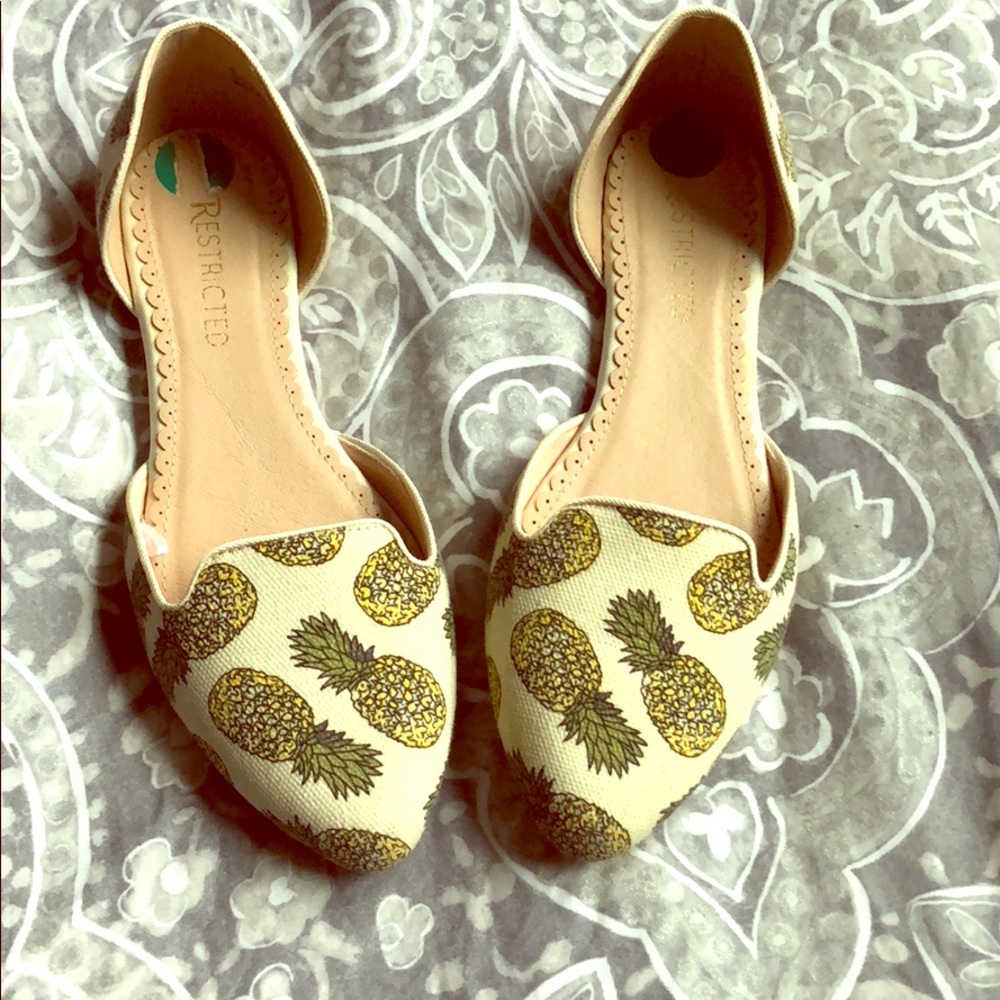 Pineapple shoes